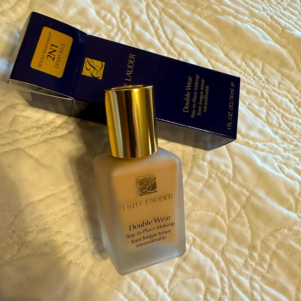 Estée Lauder 2N1 Double Wear Desert Beige Stay-In-Place Makeup